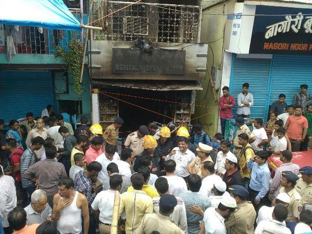 8-killed-in-medical-store-fire-in-Mumbai-niharonline