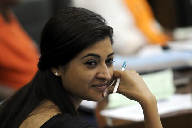 Alka-Lamba-suspends-from-aap-party-spokesperson-niharonline
