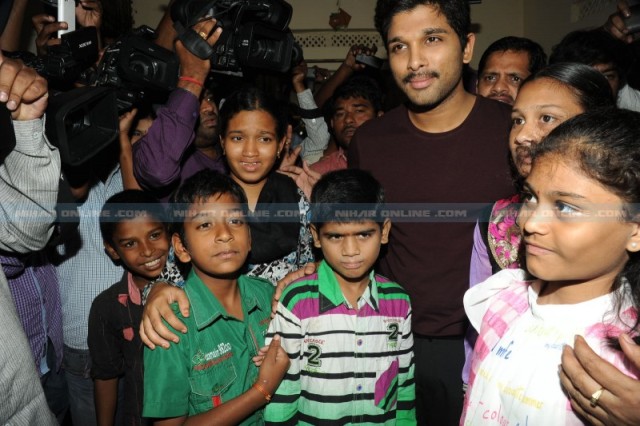 Allu_arjun_make_a_Wish_foundation_cancer_hospital_niharonline