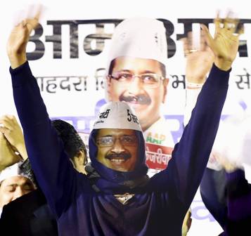 Aravind_kejriwal_sworn_as_CM_second_time_niharonline