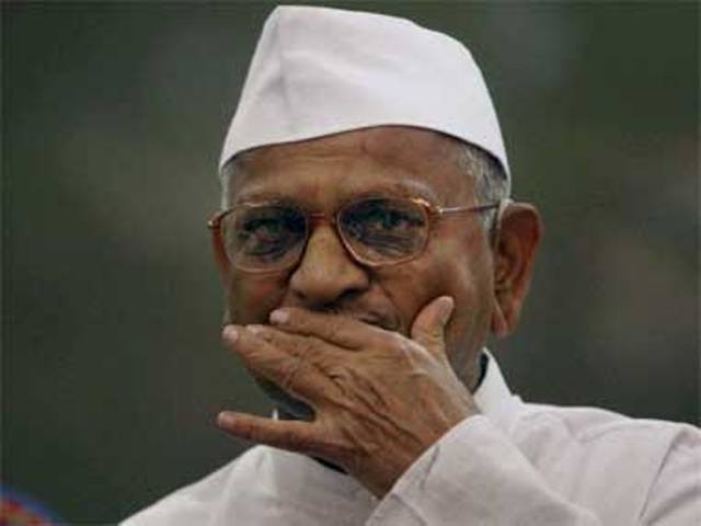 Man-Attempt-Suicide-at-Anna-hazare-office-niharonline