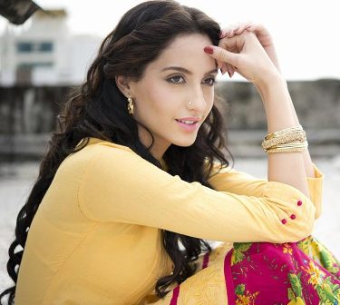 Nora_Fatehi_in_ravi_teja_niharonline