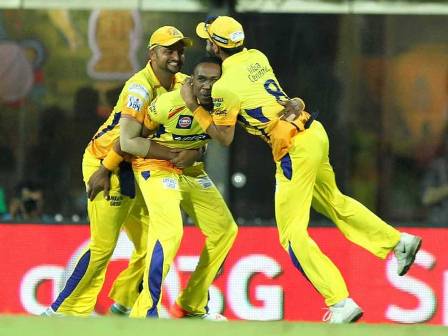 dwayne_bravo_csk_KKR_niharonline