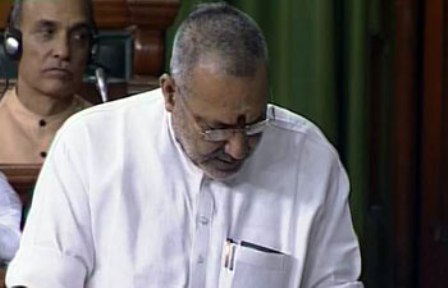 giriraj_apologies_to_sonia_over_colour_comments_niharonline