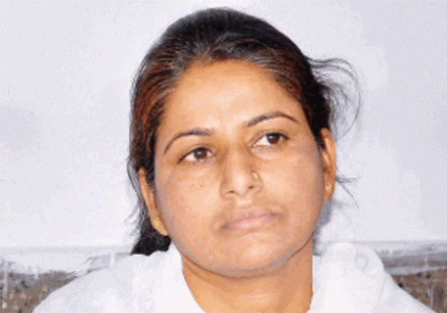 liquor-found-manorama-devi-house-niharonline