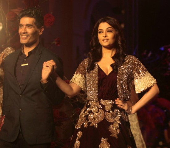 manish_malhotra_aishwarya_aiwc_2015_niharonline