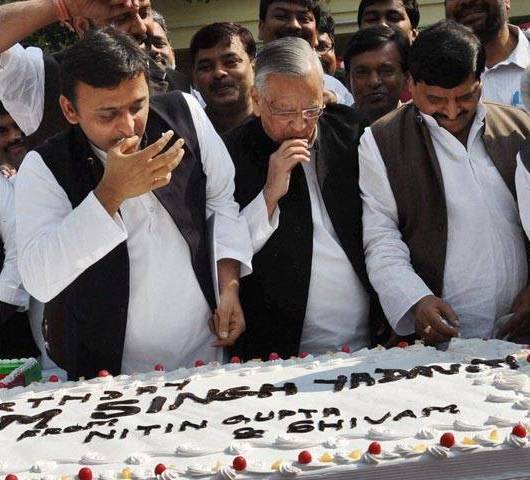 mulayam-singh-yadav-birthday-bash-niharonline