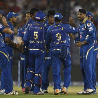 mumbai_indians_maiden_victory_against_bangalore_in_IPL_8_niharonline