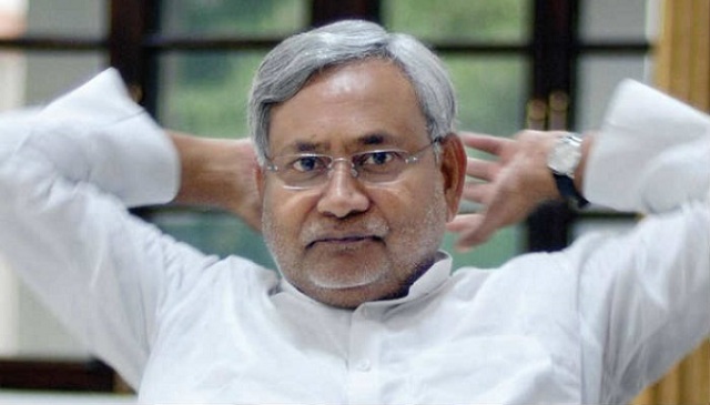 nitish-kumar-slipper-youth-arrest-niharonline